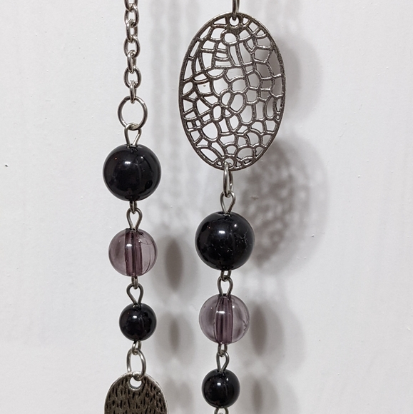 Black and Silver Necklace with Earrings - Picture 2 of 3